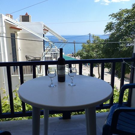 To Kamari Apartment Paralia Agias Foteinis Exterior photo
