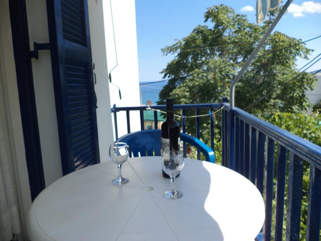 To Kamari Apartment Paralia Agias Foteinis Room photo