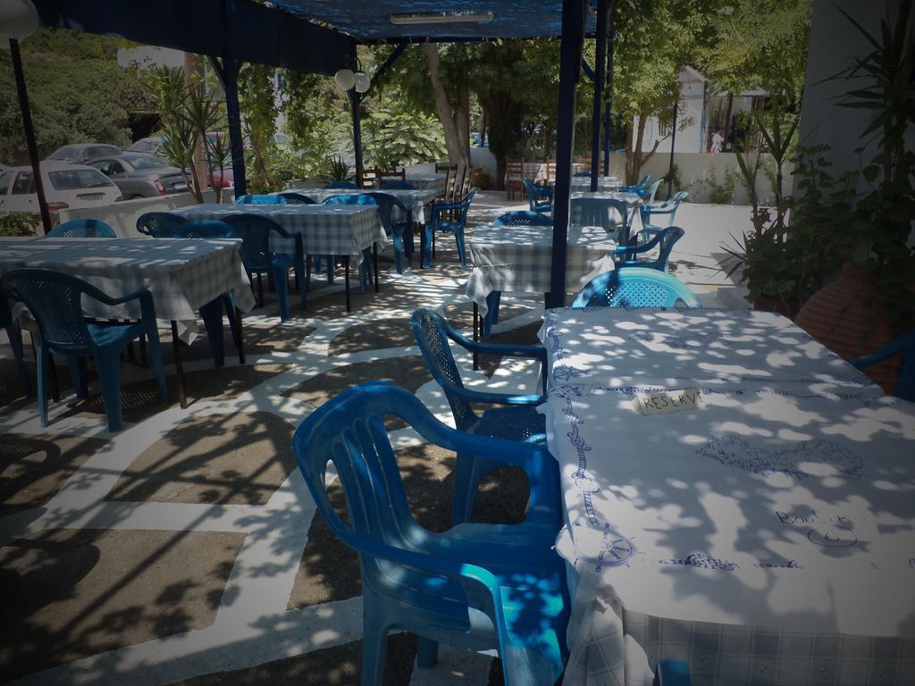 To Kamari Apartment Paralia Agias Foteinis Exterior photo