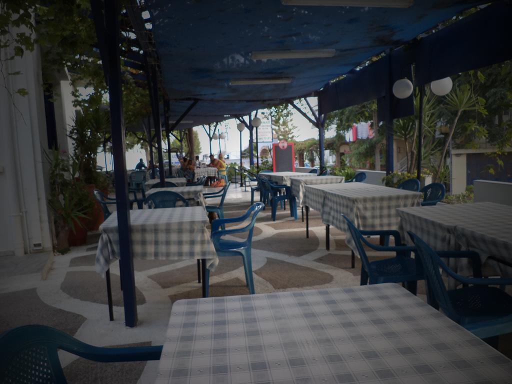 To Kamari Apartment Paralia Agias Foteinis Exterior photo