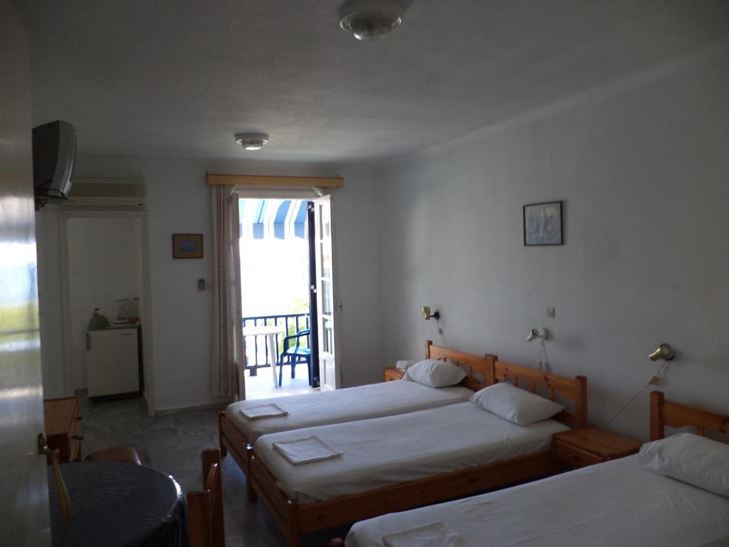 To Kamari Apartment Paralia Agias Foteinis Exterior photo