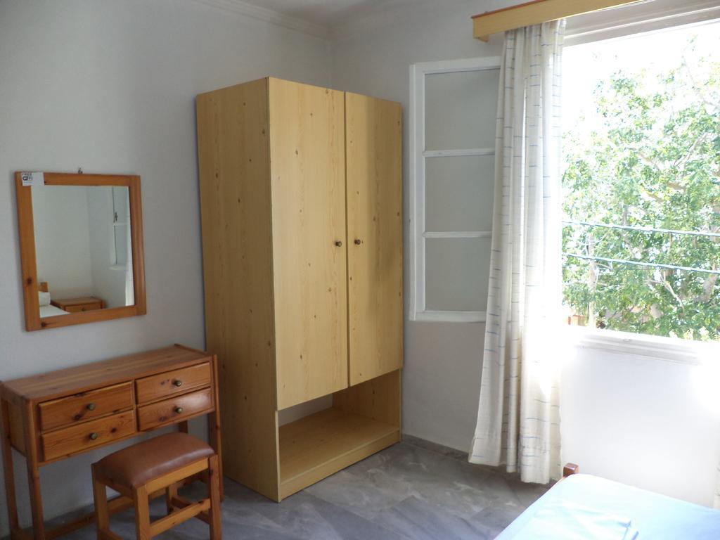 To Kamari Apartment Paralia Agias Foteinis Room photo