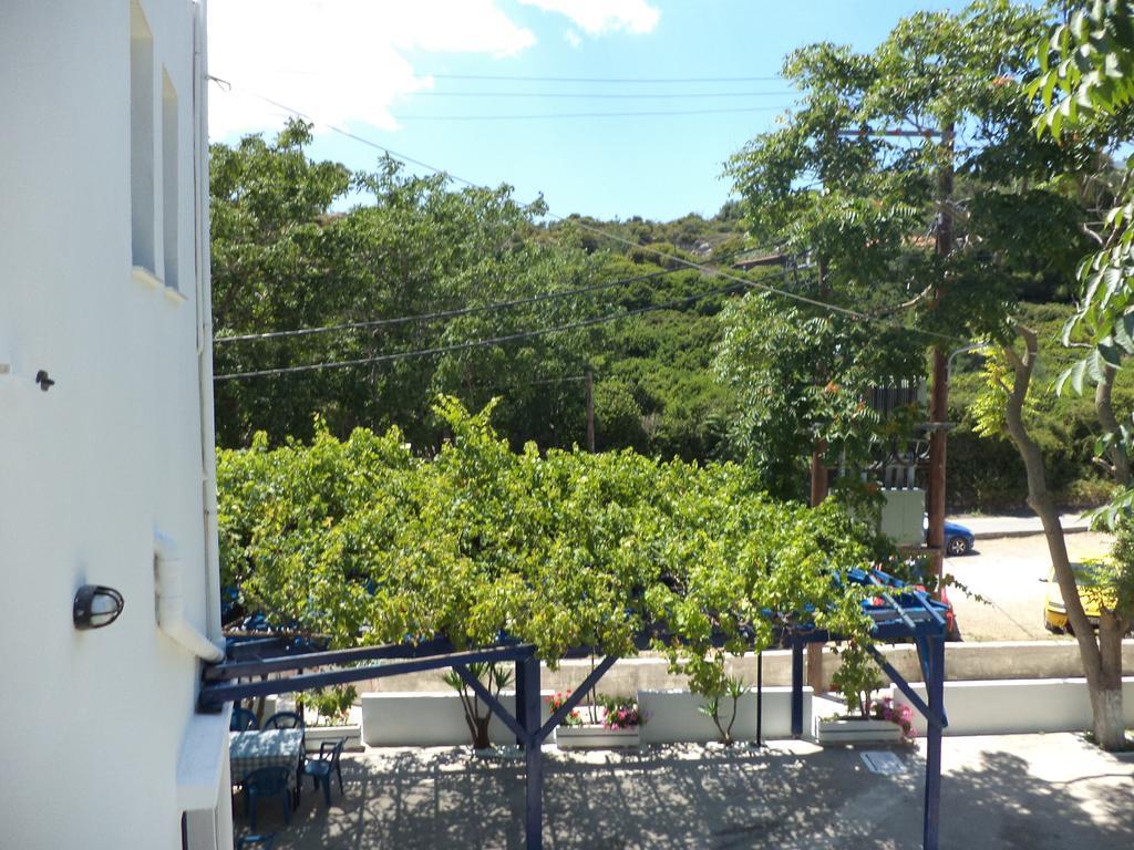 To Kamari Apartment Paralia Agias Foteinis Exterior photo