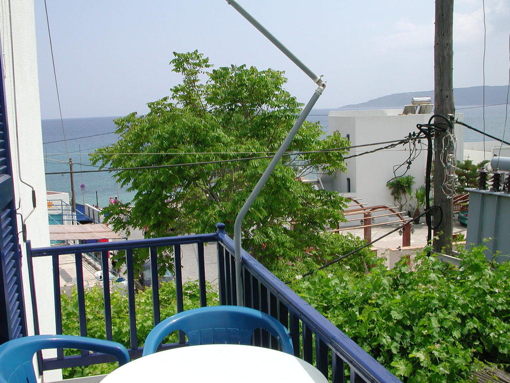 To Kamari Apartment Paralia Agias Foteinis Exterior photo