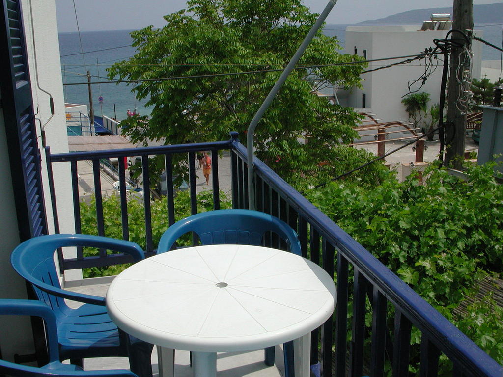 To Kamari Apartment Paralia Agias Foteinis Exterior photo
